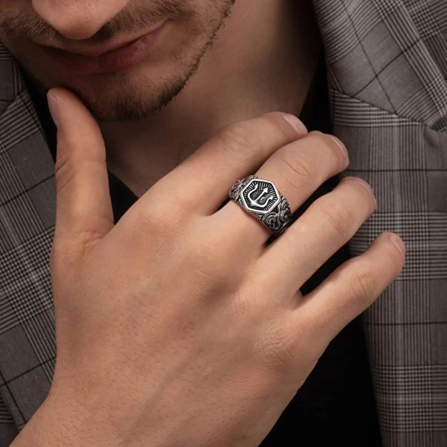 Tridentus Ring