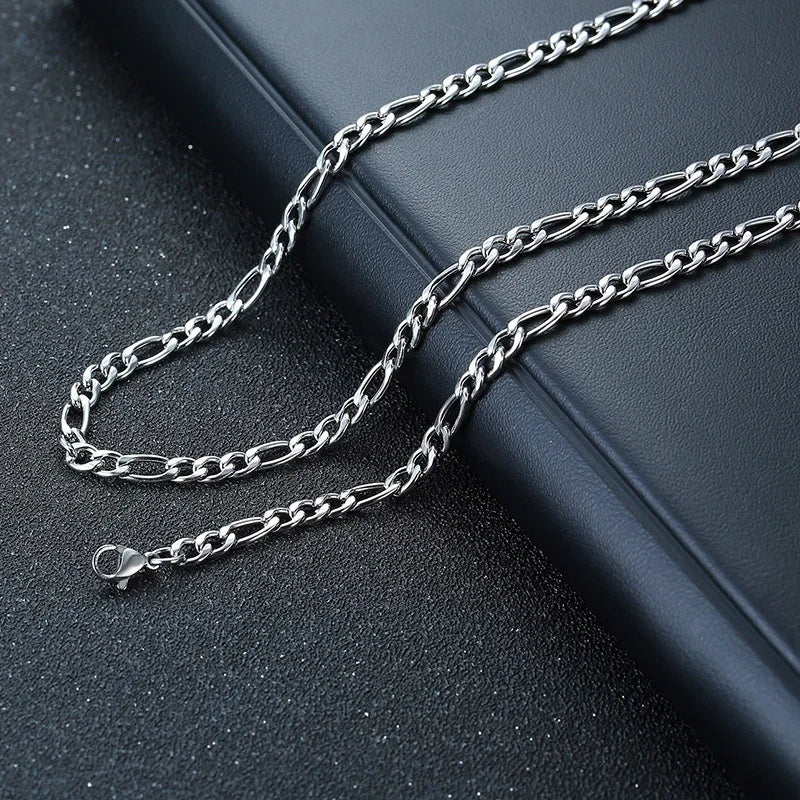 Trinity Chain – Edelstahl mit Kreuzanhänger