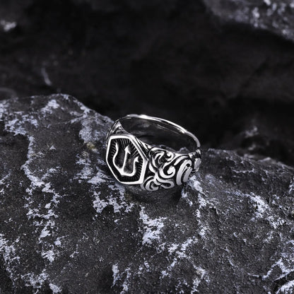 Tridentus Ring